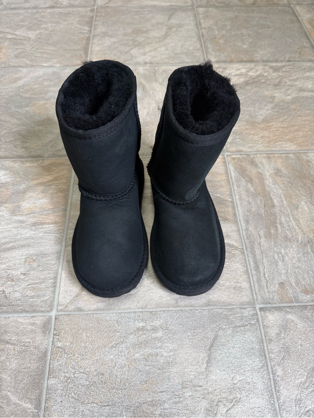 UGG Classic Short II Boot Black PS Shoe Size 11c Black Preowned